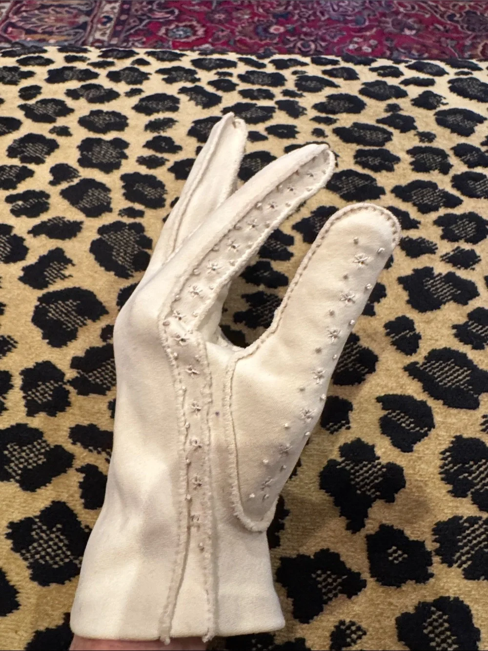 Classic Women's Cream Suede Gloves